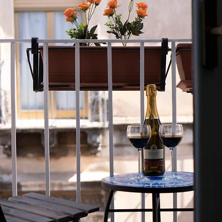 Apartment Timeo In Baroque Building *