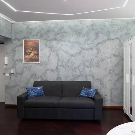 Timeo In Baroque Building Apartment